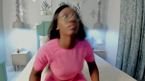 kentha_mitchells online show from 01.28.25