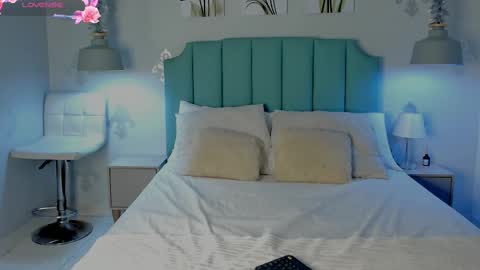 kentha_mitchells online show from 02.12.25