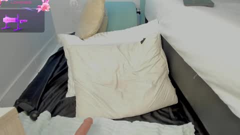 kentha_mitchells online show from 02.15.25