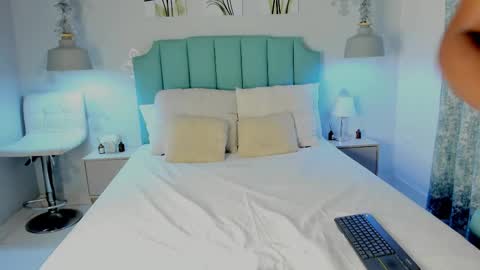 kentha_mitchells online show from 02.27.25