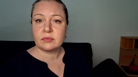 khaleesi0890 online show from 11.13.25