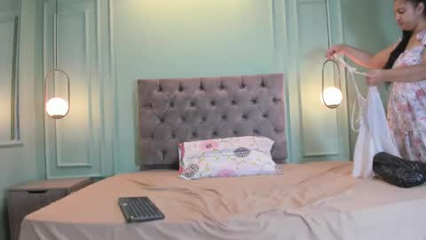 Snapshot of khaterine_hot_1 chatting on 12.23.24 Kathe Hot online show from 12.23.24