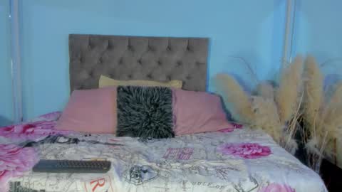 Snapshot of khaterine_hot_1 chatting on 09.13.25 Kathe Hot online show from 09.13.25