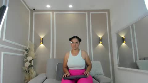 Snapshot of khaterine_hot_1 chatting on 09.26.25 Kathe Hot online show from 09.26.25