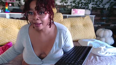 Snapshot of khayaparker chatting on 01.04.25 Khaya online show from 01.04.25