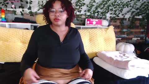 Snapshot of khayaparker chatting on 01.05.25 Khaya online show from 01.05.25