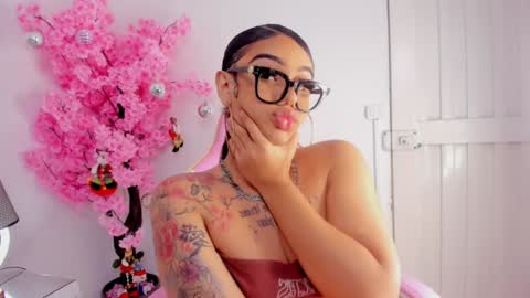 Snapshot of khelany_isyy chatting on 12.11.24 Khelany Isyy online show from 12.11.24