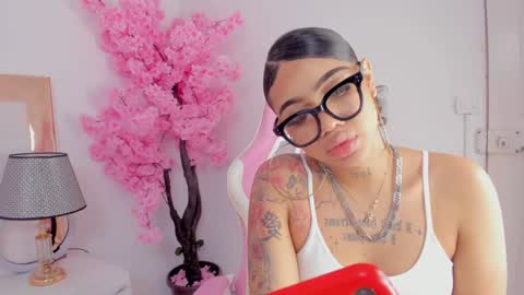 Snapshot of khelany_isyy chatting on 01.17.25 Khelany Isyy online show from 01.17.25