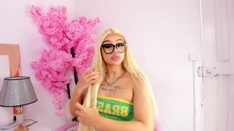 Snapshot of khelany_isyy chatting on 01.22.25 Khelany Isyy online show from 01.22.25