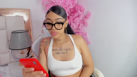 Snapshot of khelany_isyy chatting on 02.09.25 Khelany Isyy online show from 02.09.25