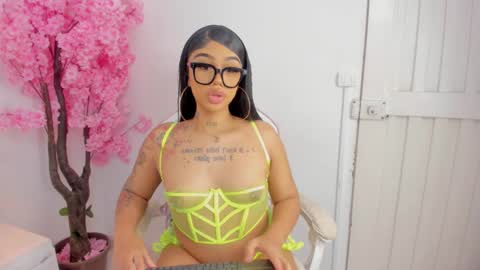 Snapshot of khelany_isyy chatting on 02.24.25 Khelany Isyy online show from 02.24.25