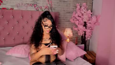 Snapshot of khelany_isyy chatting on 09.17.25 Khelany Isyy online show from 09.17.25