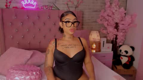 Snapshot of khelany_isyy chatting on 09.28.25 Khelany Isyy online show from 09.28.25