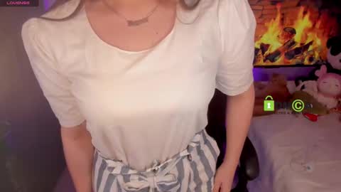 Snapshot of khionebesset chatting on 12.02.24 Khi.  online show from 12.02.24