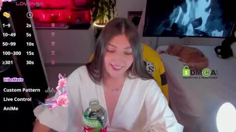 Snapshot of khionebesset chatting on 09.25.25 Khi.  online show from 09.25.25