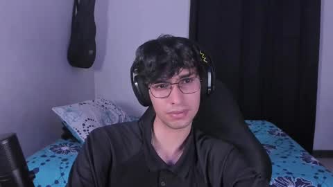 Snapshot of khozler_ chatting on 09.19.25 khozler_ online show from 09.19.25