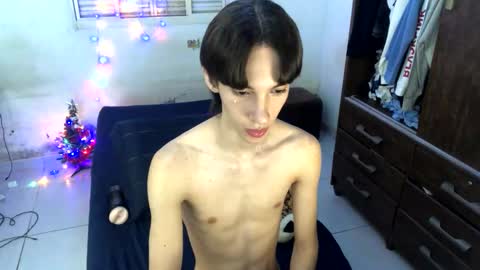 Snapshot of kiantwink chatting on 12.30.24 kiantwink online show from 12.30.24