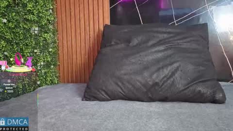 Kiara Zahiri online show from 10.31.25