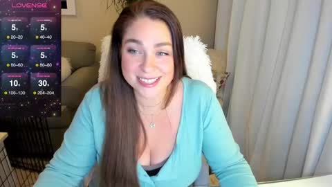 Snapshot of kierareines chatting on 12.29.24 Kiera Reines online show from 12.29.24