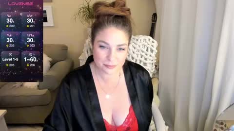 Snapshot of kierareines chatting on 02.22.25 Kiera Reines online show from 02.22.25