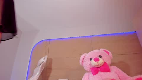 Snapshot of kiimcooper chatting on 02.17.25 KIM COOPER online show from 02.17.25