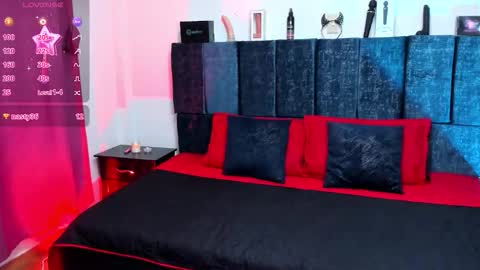 kiimowens online show from 10.31.25