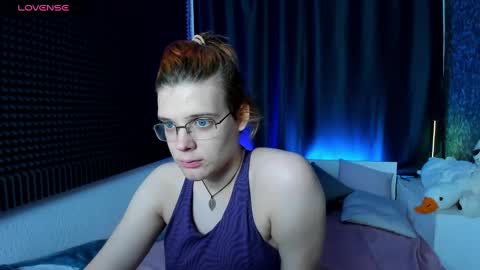 Snapshot of kiki_krash chatting on 12.25.24 Kiki online show from 12.25.24