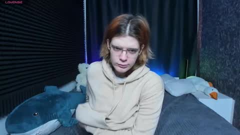 Snapshot of kiki_krash chatting on 02.15.25 Kiki online show from 02.15.25