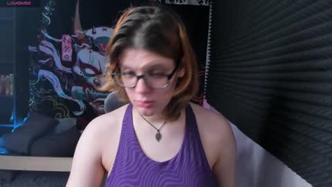 Snapshot of kiki_krash chatting on 03.05.25 Kiki online show from 03.05.25