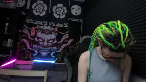 Snapshot of kiki_krash chatting on 09.17.25 Kiki online show from 09.17.25