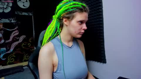 Snapshot of kiki_krash chatting on 10.13.25 Kiki online show from 10.13.25