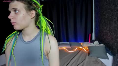 Snapshot of kiki_krash chatting on 10.14.25 Kiki online show from 10.14.25