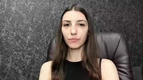 Snapshot of kikies_ chatting on 09.23.25 Mika and Miranda online show from 09.23.25