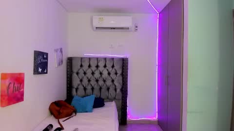 kim online show from 12.17.24