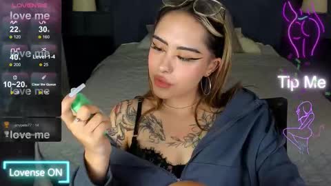 Kim online show from 11.26.25