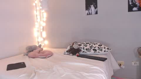 Snapshot of kimandyuk chatting on 12.14.24 Kim  Yuk online show from 12.14.24