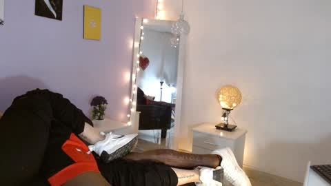 Snapshot of kimandyuk chatting on 01.21.25 Kim  Yuk online show from 01.21.25