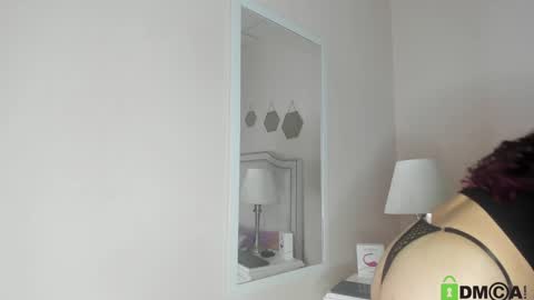 Snapshot of kimapril chatting on 01.12.25 April online show from 01.12.25