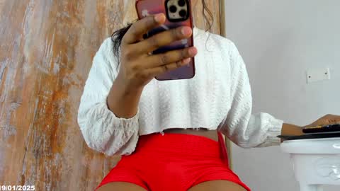 Snapshot of kimberly_house chatting on 01.20.25 Kimberly 3 online show from 01.20.25