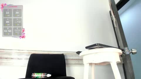 Snapshot of kimberly_house chatting on 10.04.25 Kimberly 3 online show from 10.04.25