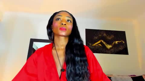 Snapshot of kimberlybanks2 chatting on 11.19.25 Kimberly Banks online show from 11.19.25