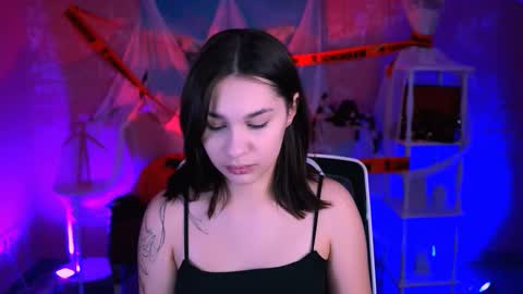 Snapshot of kimclarks chatting on 10.30.25 kimclarks online show from 10.30.25