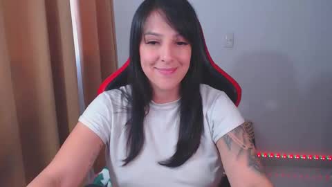 Snapshot of kimflexible_ chatting on 02.05.25 Kim 3 online show from 02.05.25