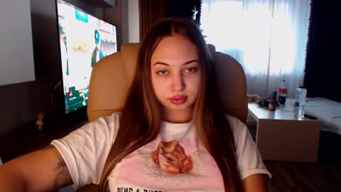 Kim Lee  online show from 01.04.25