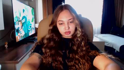 Kim Lee  online show from 01.08.25