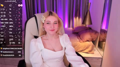 Snapshot of kimmie_shine chatting on 12.20.24 Your Kimmie follow me online show from 12.20.24