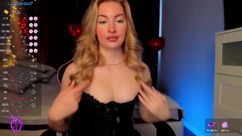Snapshot of kimmy1_powell chatting on 02.18.25 kimmy1_powell online show from 02.18.25