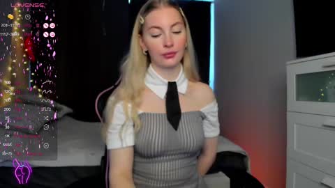 Snapshot of kimmy1_powell chatting on 02.24.25 kimmy1_powell online show from 02.24.25
