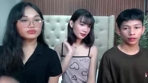 Snapshot of kina_greyx chatting on 10.13.25 kina online show from 10.13.25