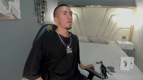 Snapshot of king_dante_ chatting on 12.07.24 King Dante online show from 12.07.24
